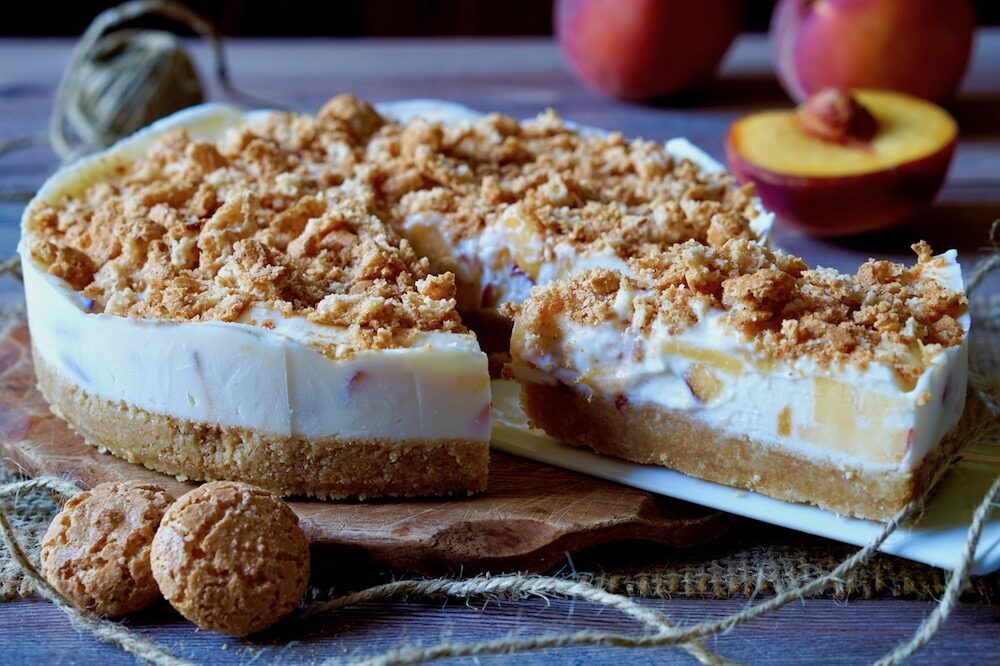 Torta fredda alle pesche e amaretti