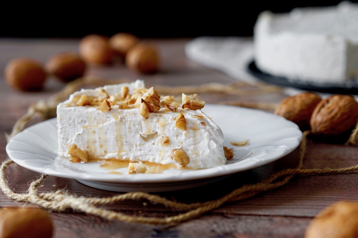 Torta fredda allo yogurt e noci