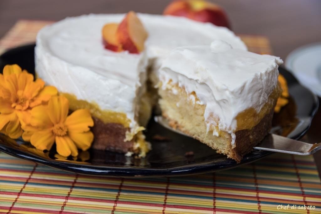 Torta fredda allo yogurt e pesche
