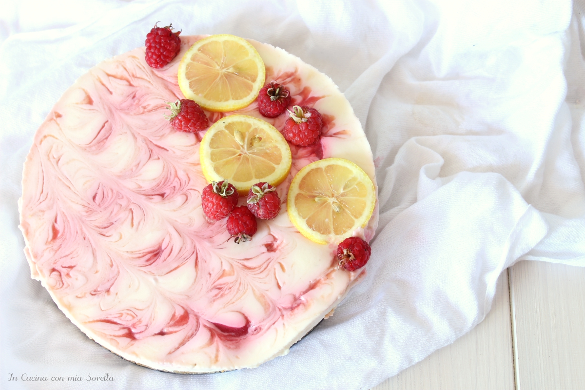 Torta fredda allo yogurt lamponi e limone