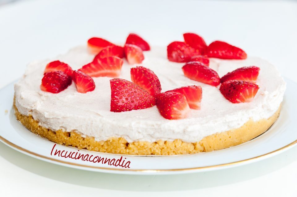 Torta fredda allo yogurt miele e cannella
