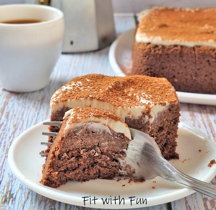 Torta fredda di brownie al tiramisù proteica e senza zucchero