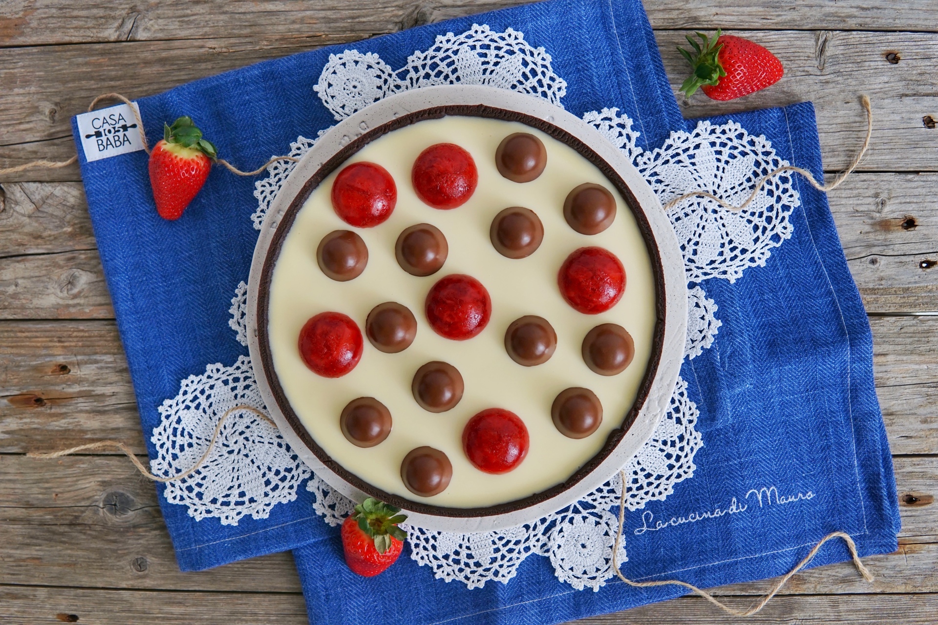 Torta frolla con geleè di fragole e cioccolato bianco