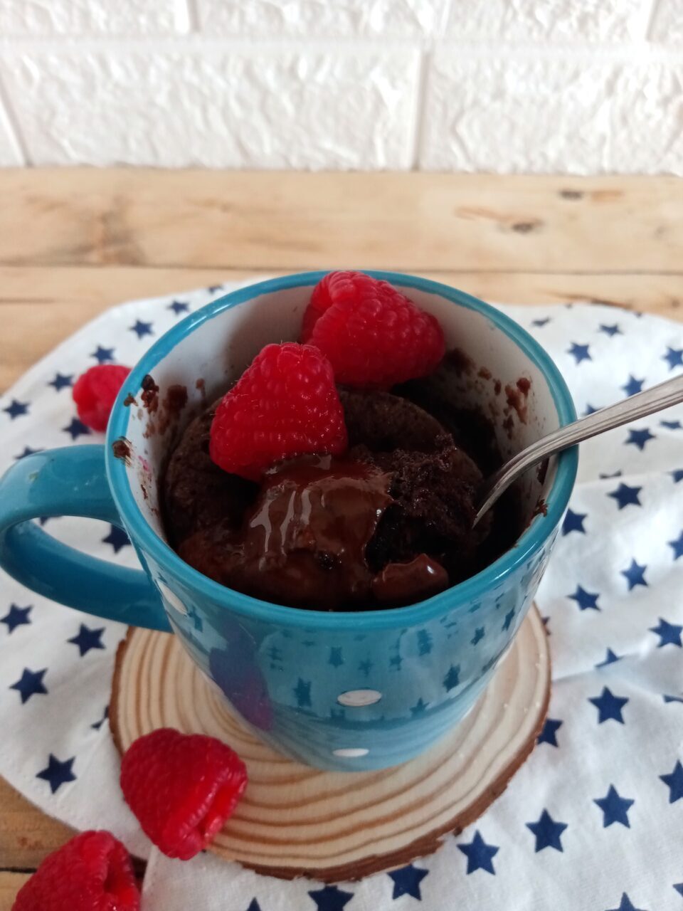 Torta in tazza senza glutine e senza uova