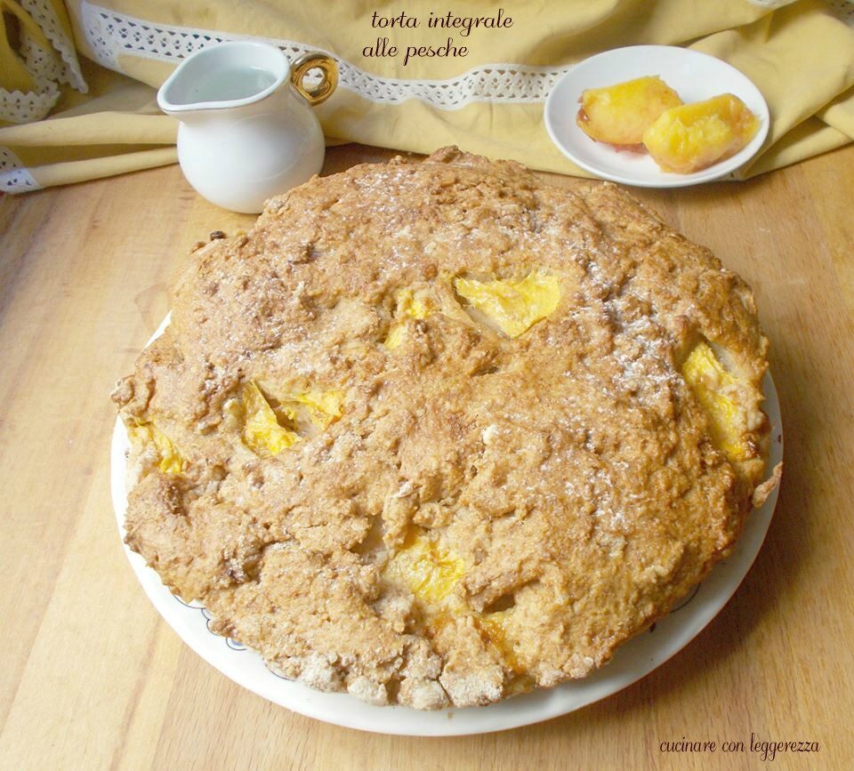 Torta integrale alle pesche