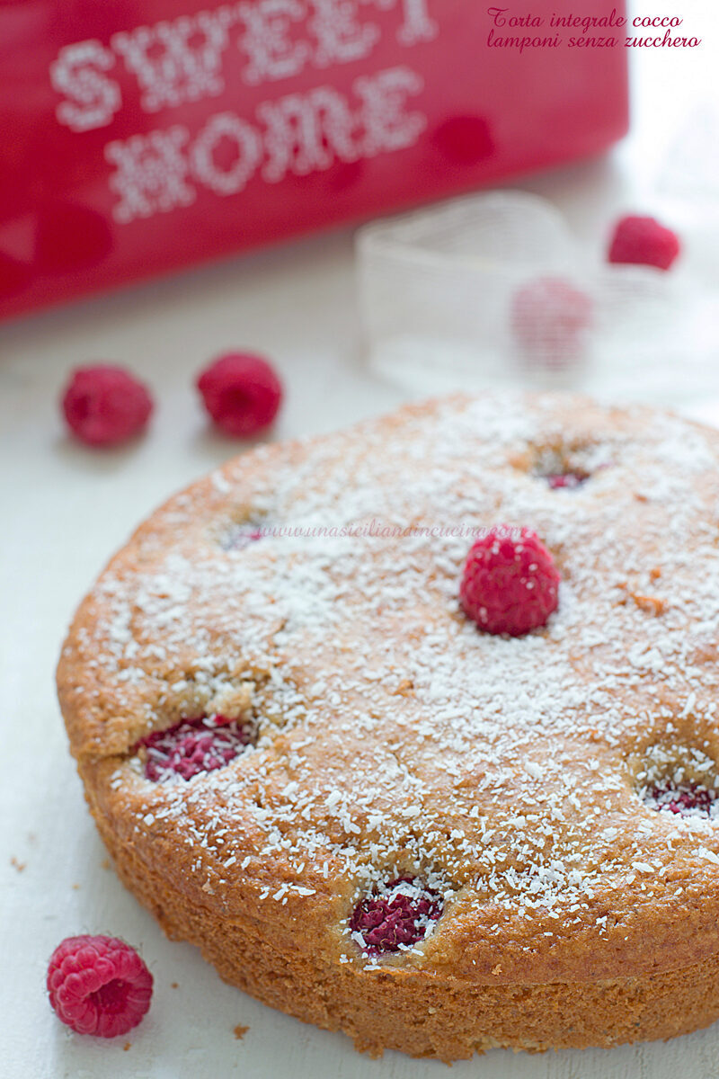 Torta integrale cocco e lamponi senza zucchero