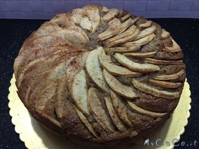 Torta integrale con mele e ricotta, fatta col cuco