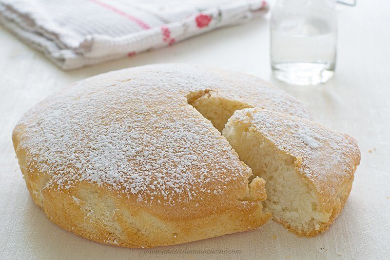 Torta leggera all acqua senza uova e burro