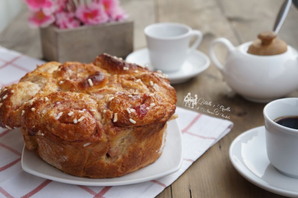Torta lievitata rose alla marmellata