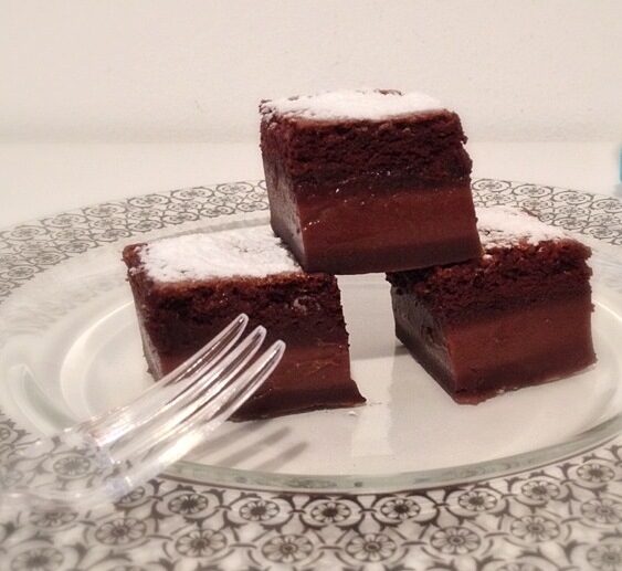 Torta magica al cioccolato