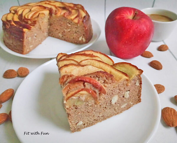 Torta mele e mandorle low carb e senza glutine
