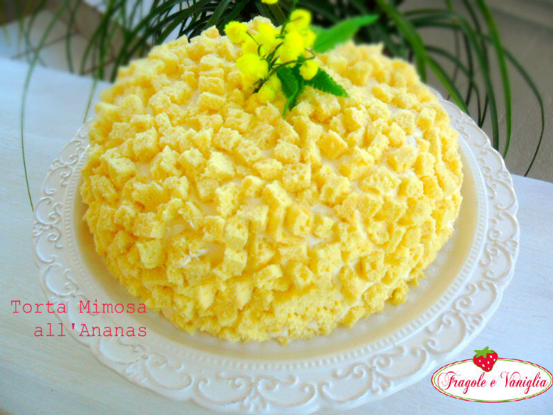 Torta mimosa con ananas