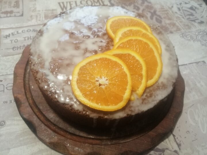 Torta morbida all’arancia e cioccolato
