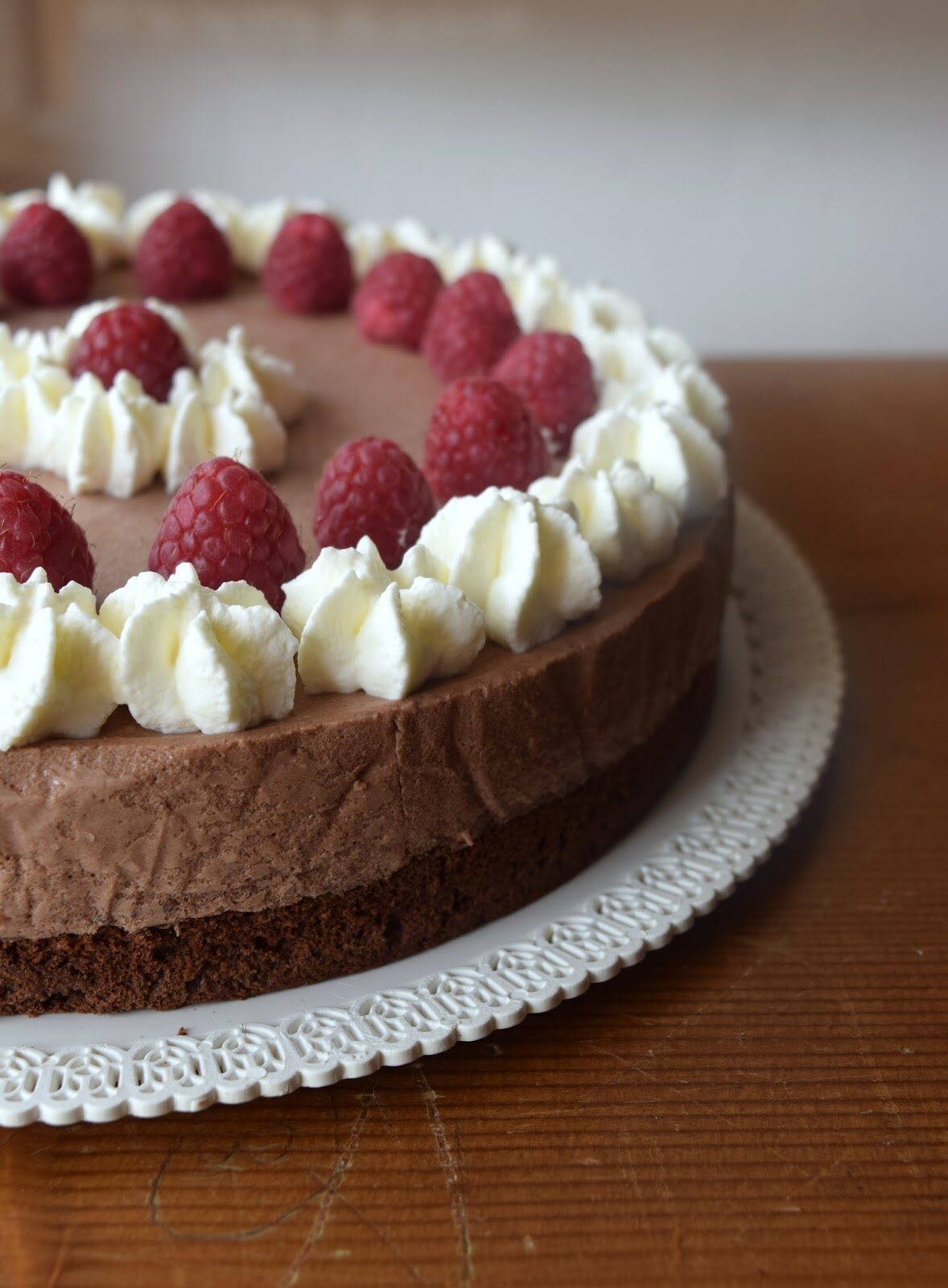 Torta mousse al cioccolato e lamponi… e un anno di pain au chocolat!