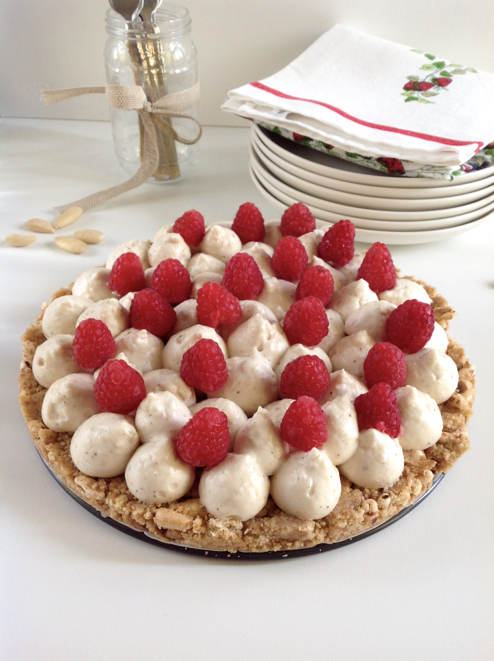 Torta mousse alle mandorle e cioccolato bianco