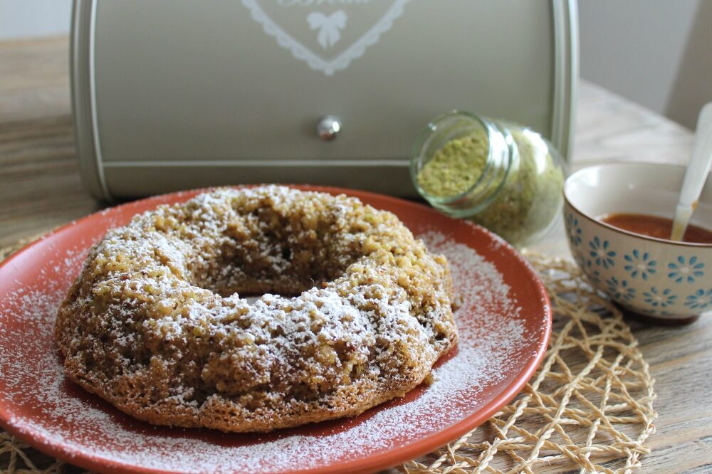 Torta nocciole e pistacchi