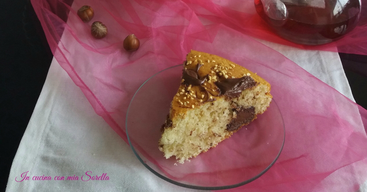 Torta nua alle nocciole e nutella