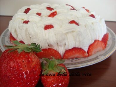 Torta pannosa alle fragole