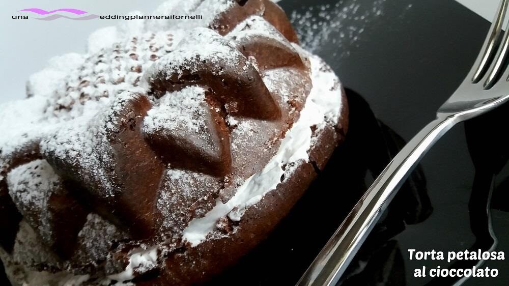 Torta “petalosa” al cioccolato