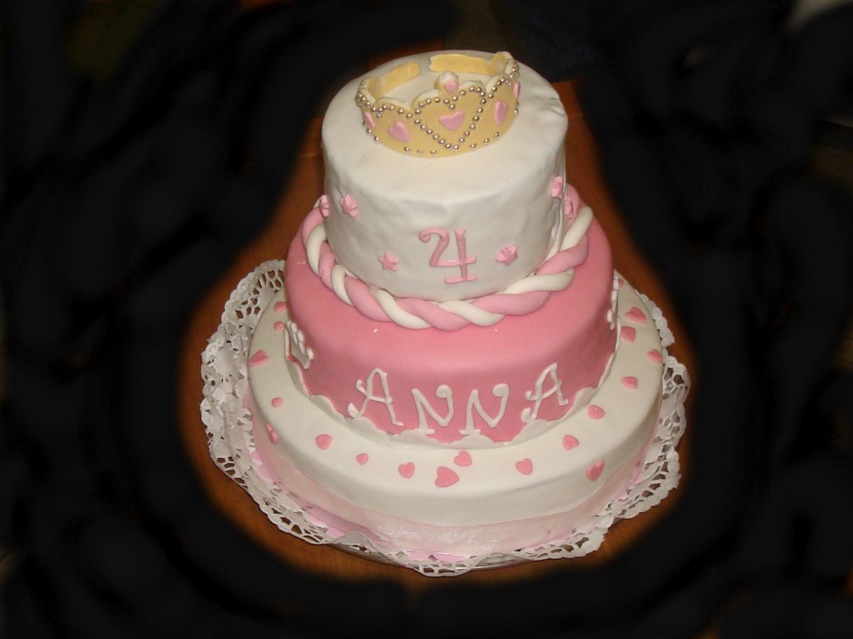 Torta principessa anna a più piani in pdz