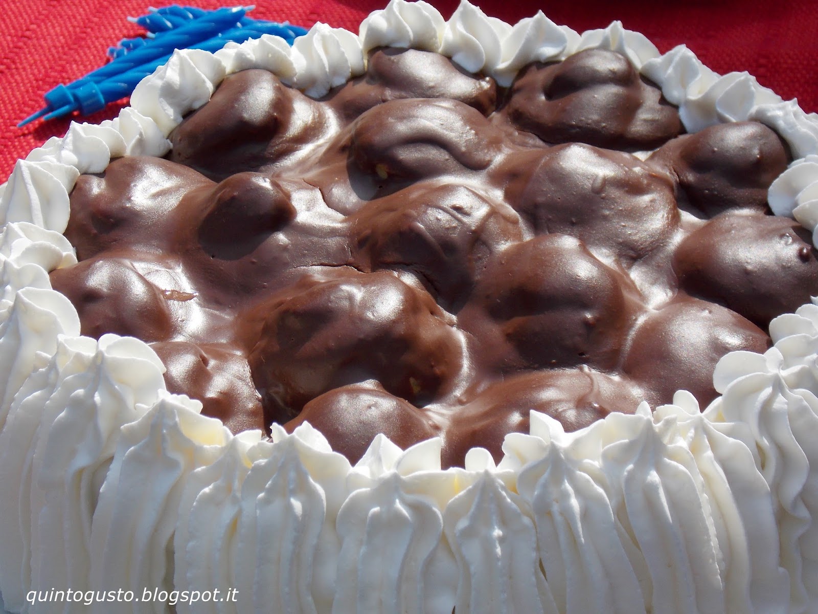 Torta profiteroles