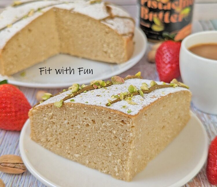 Torta proteica cocco pistacchio e yogurt greco senza zucchero