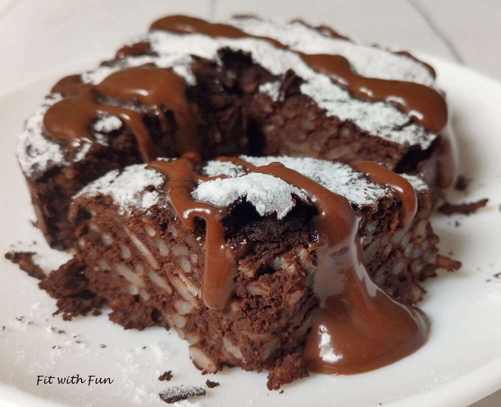 Torta proteica di riso al cioccolato e nocciola