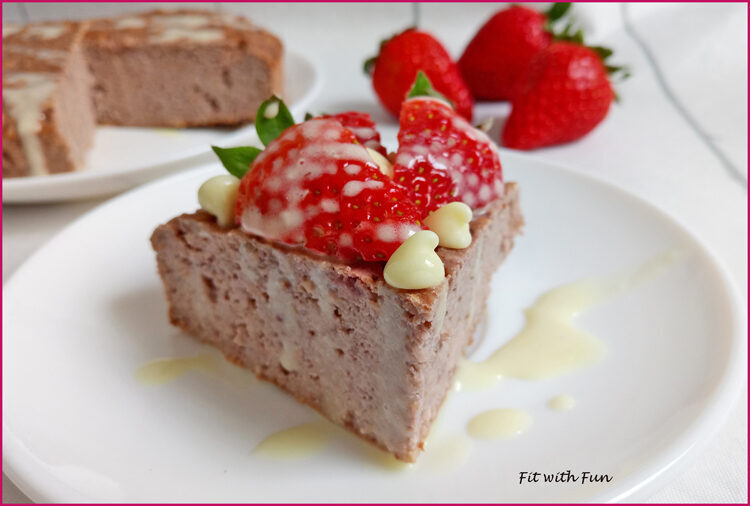 Torta proteica ricotta e marmellata di fragole