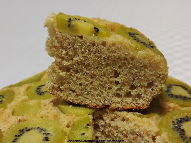 Torta rovesciata integrale allo yogurt, con kiwi e senza burro