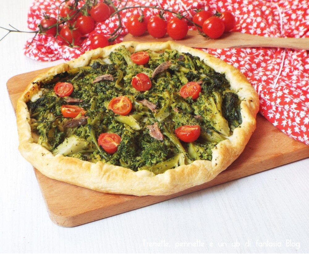 Torta rustica con broccoletti, alici e pomodorini