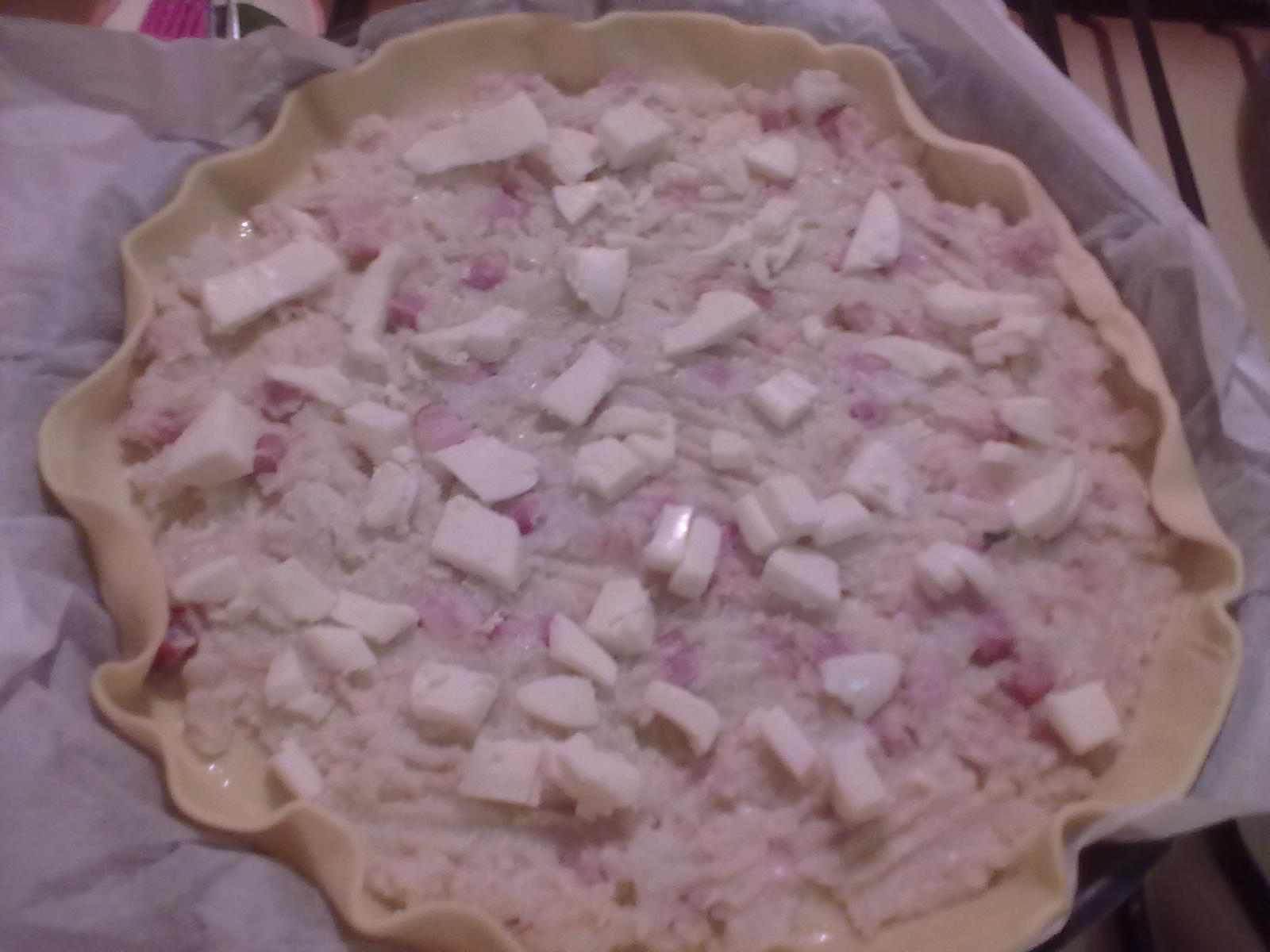 Torta rustica con cavolfiore , pancetta  e scamorza
