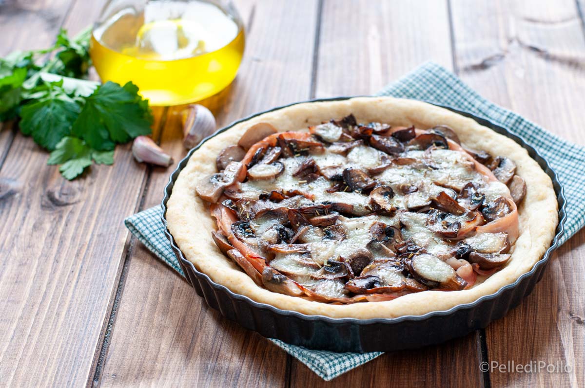 Torta rustica con funghi, prosciutto e provola