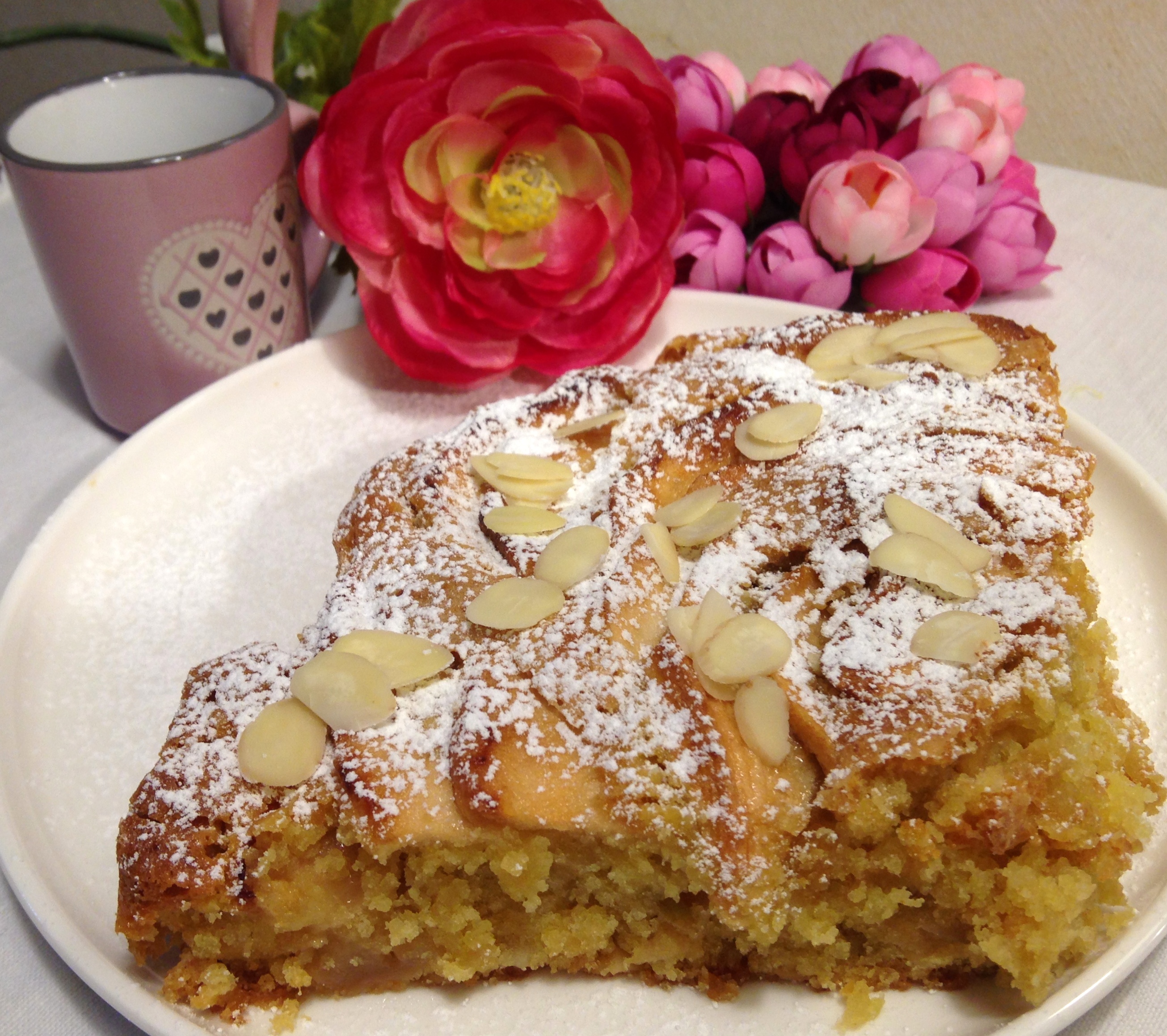 Torta rustica con mele e mandorle