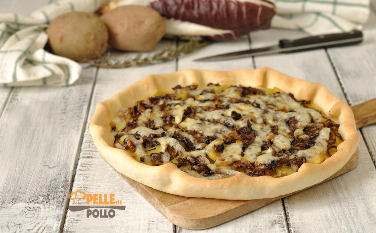 Torta rustica con radicchio patate e scamorza