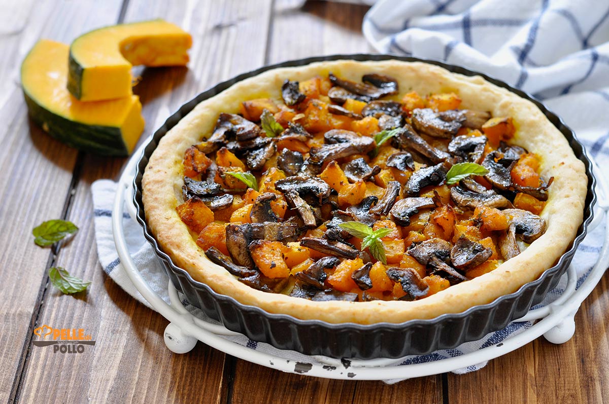 Torta rustica con zucca e funghi