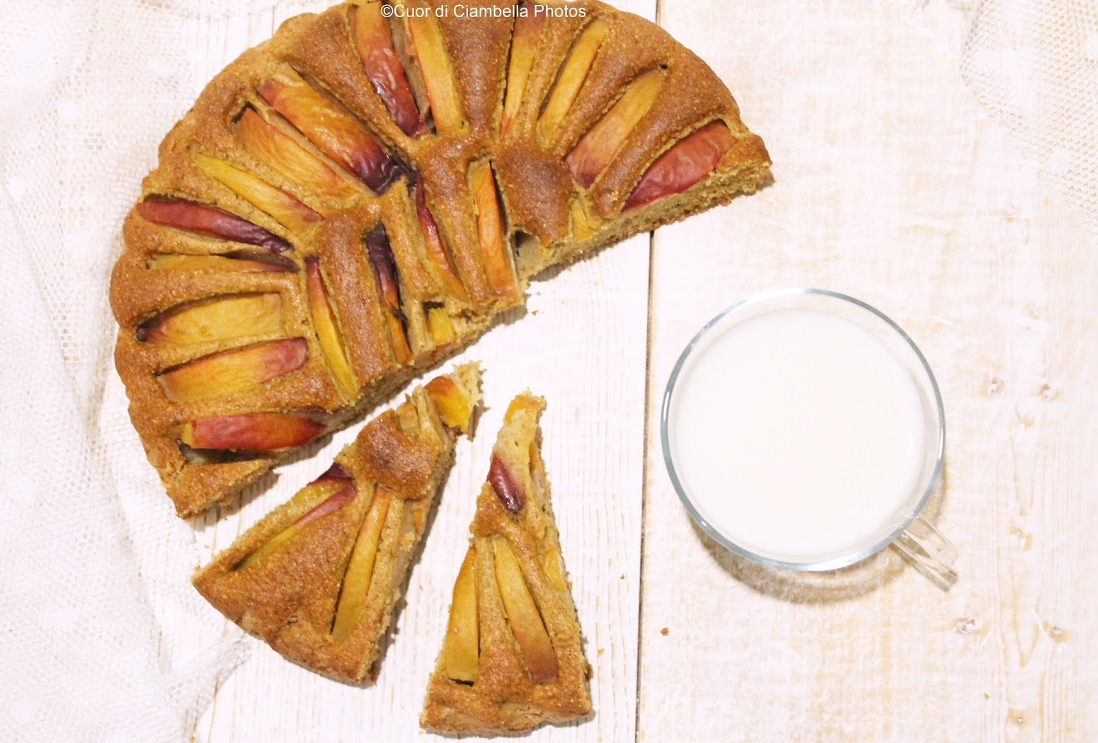 Torta rustica di pesche e grano saraceno