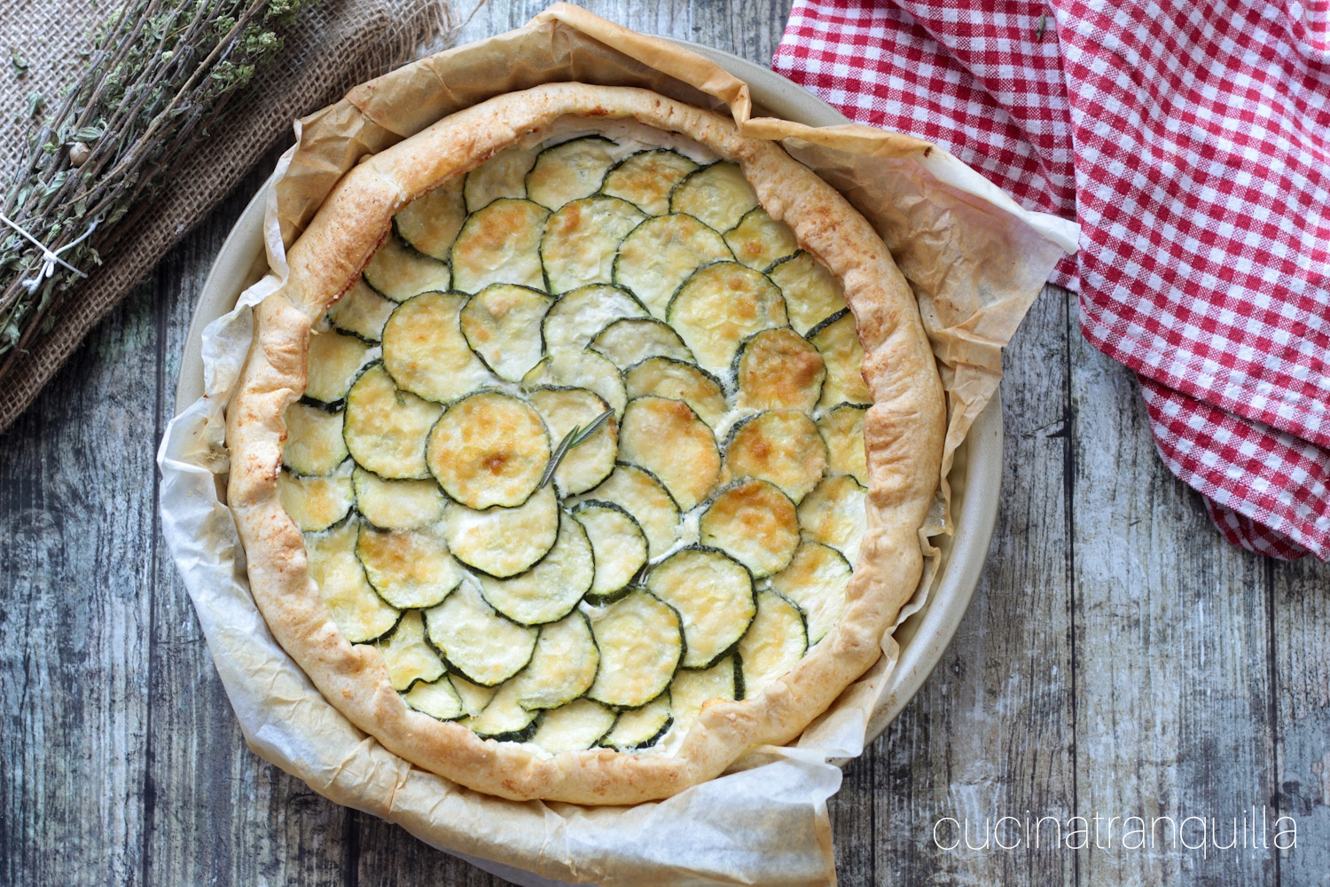 Torta rustica integrale con ricotta e zucchine