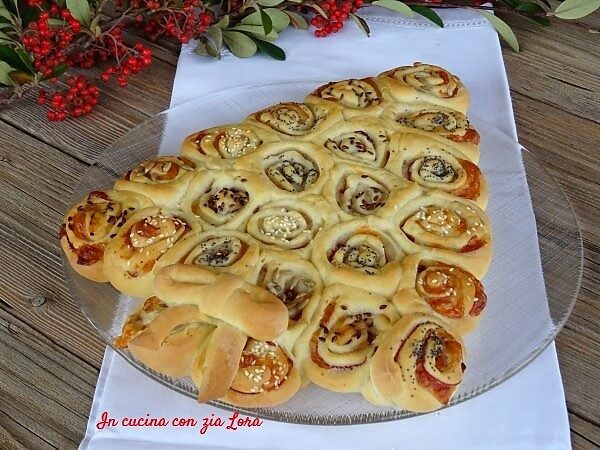 Torta rustica salata albero di natale