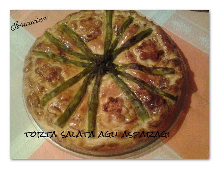 Torta salata agli asparagi