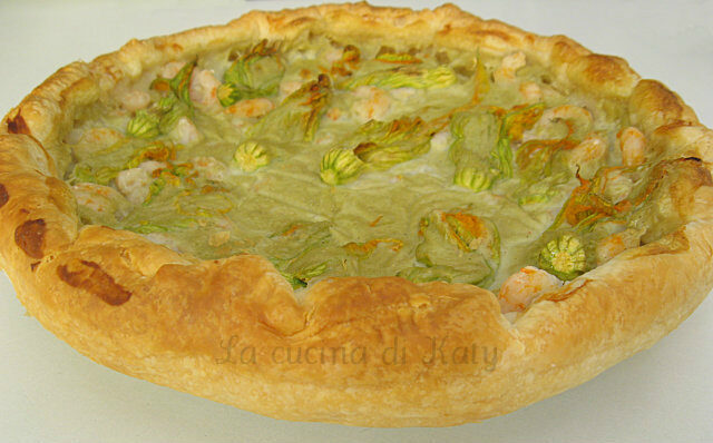Torta salata ai fiori di zucca e gamberetti