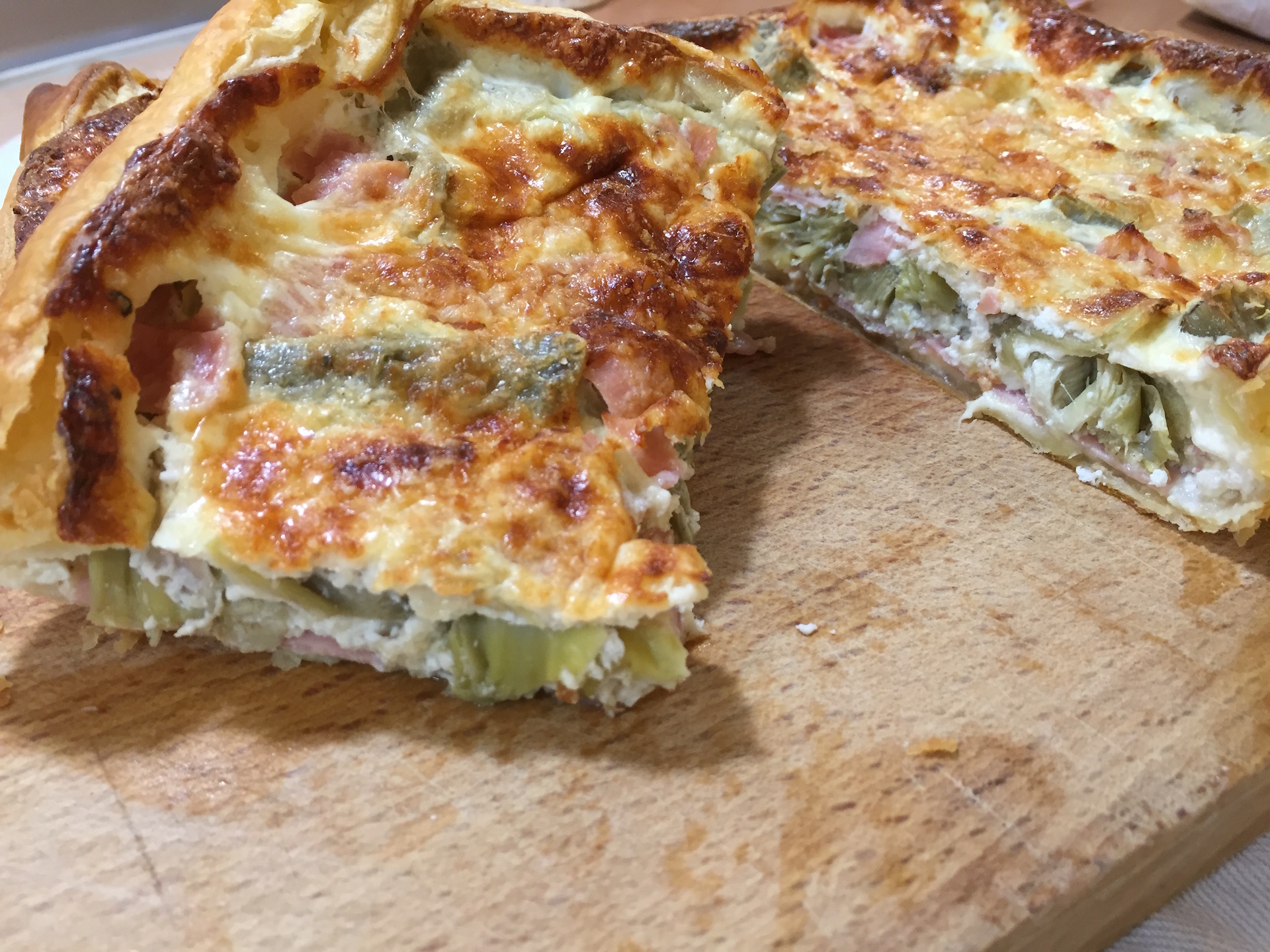 Torta salata carciofi e cotto