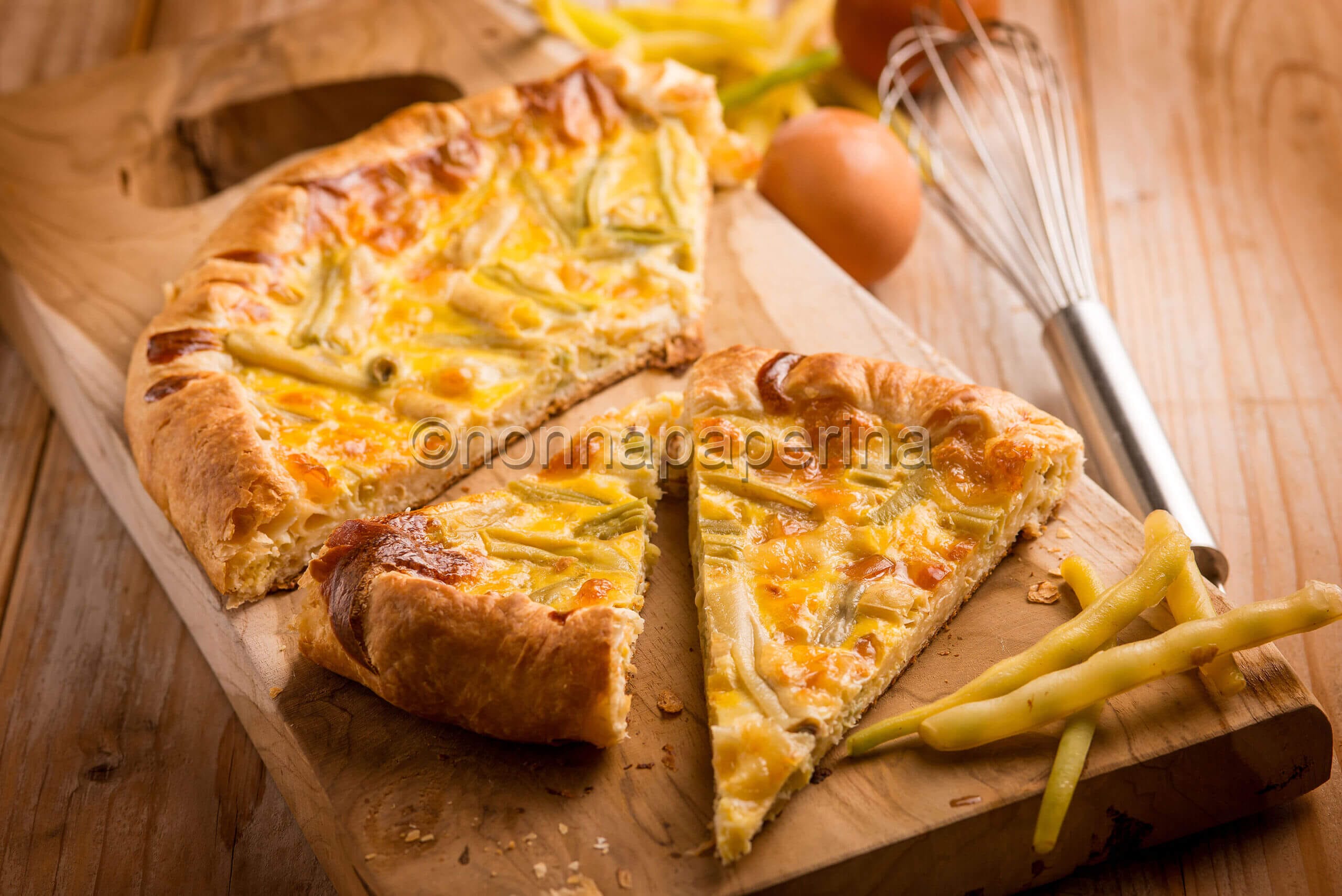 Torta salata con fagiolini, una quiche rustica e salutare