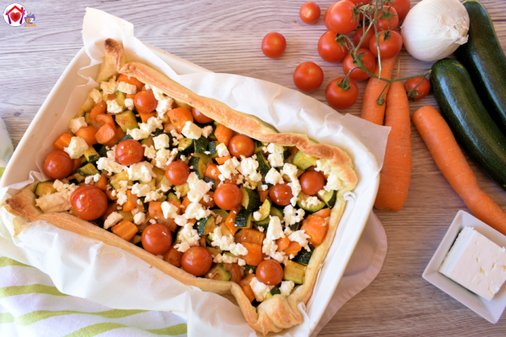 Torta salata con feta, zucchine e carote