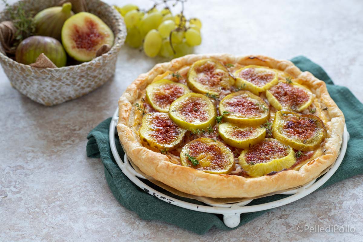 Torta salata con fichi, ricotta e pancetta