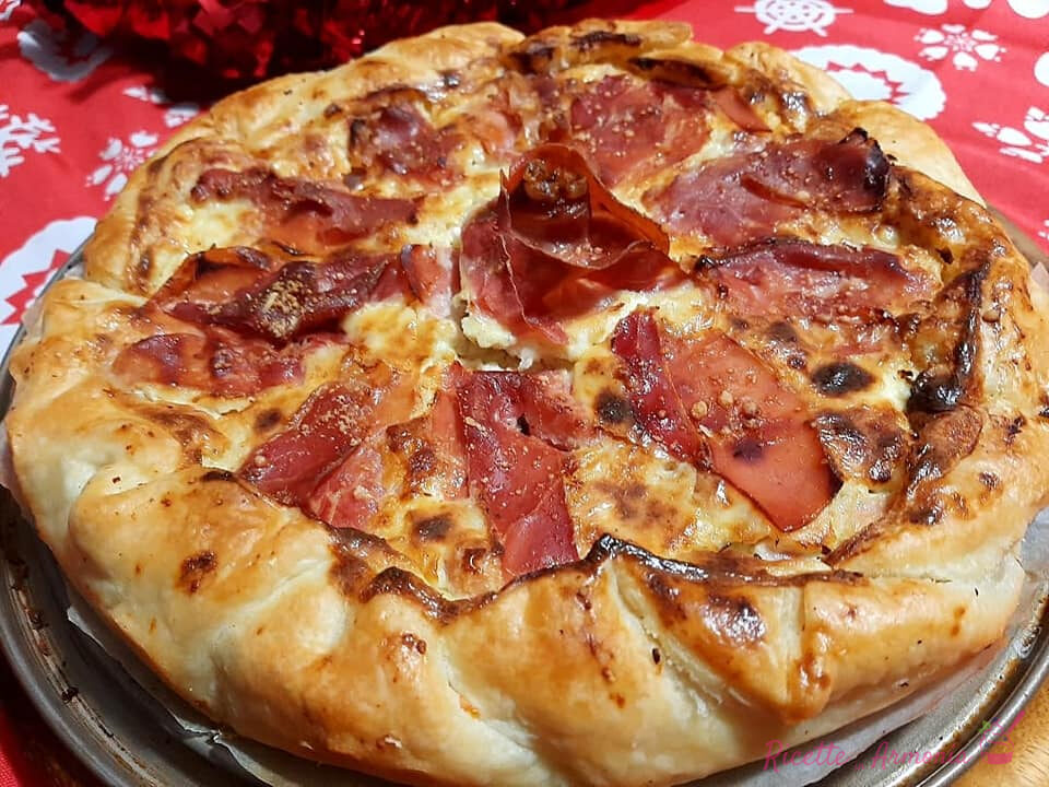 Torta salata con mascarpone e salumi