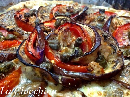 Torta salata con melanzane e tonno