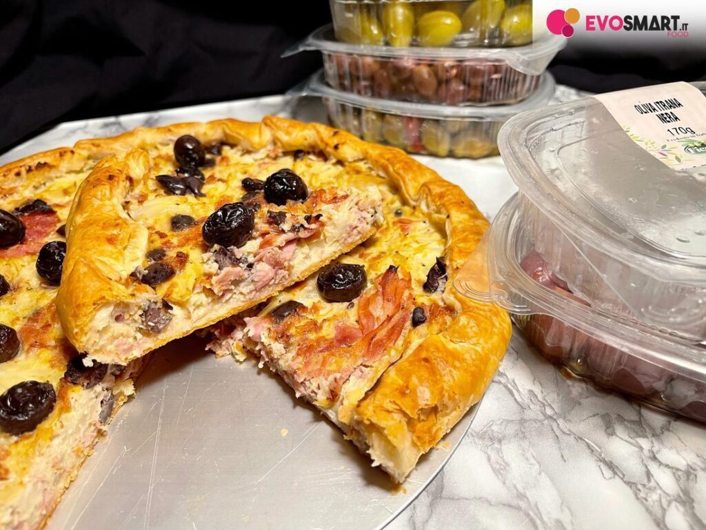 Torta salata con olive nere ficacci, prosciutto cotto e cavolfiori