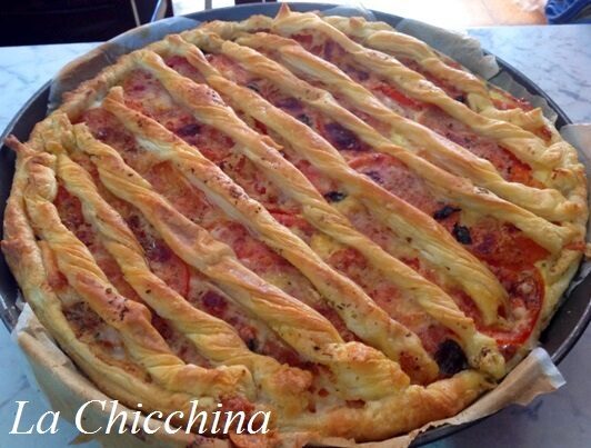 Torta salata con parmigiano e pomodoro