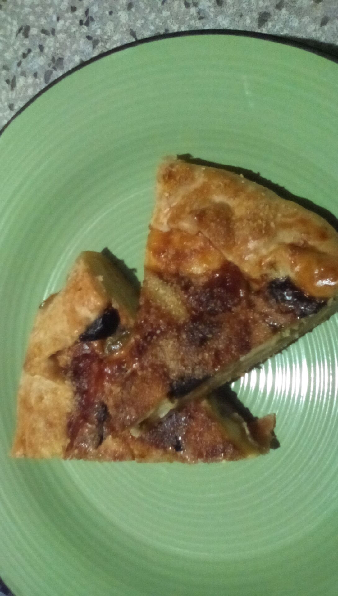 Torta salata con patate cipolle e peperoni