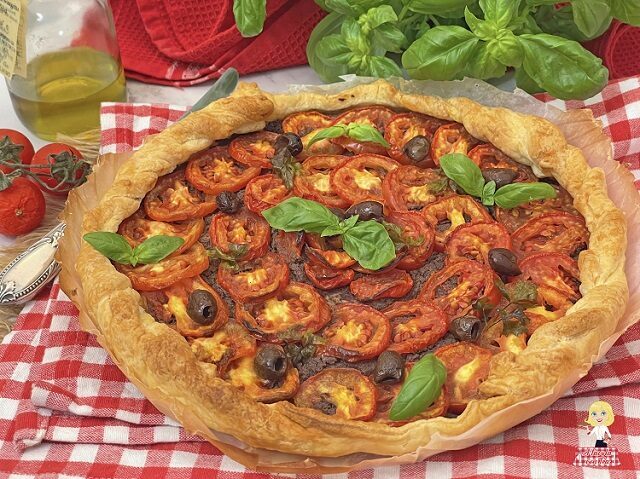 Torta salata con pomodori